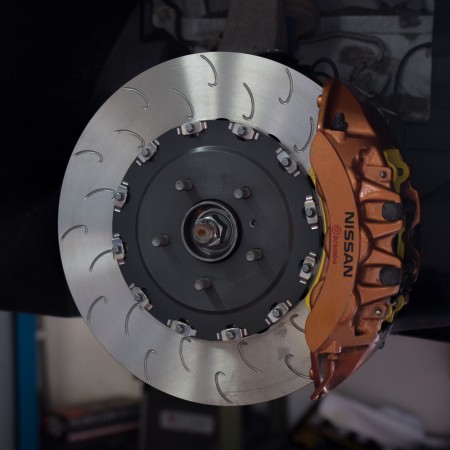 Disques avant AP Racing - Nissan GT-R (R35) (11+) avec bol alu